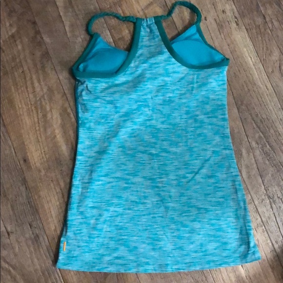 Lucy workout top - Picture 2 of 2